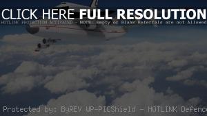 Самолет Мрия с Бураном в облаках