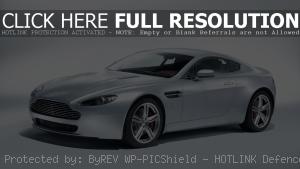 Белый Aston Martin V8